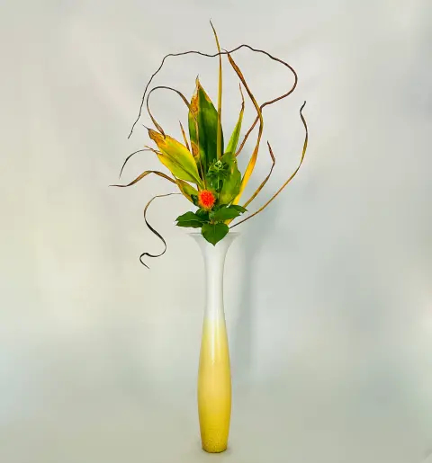 Jiyuka Ikebana arrangement by Valerie Fontanier, October 2025