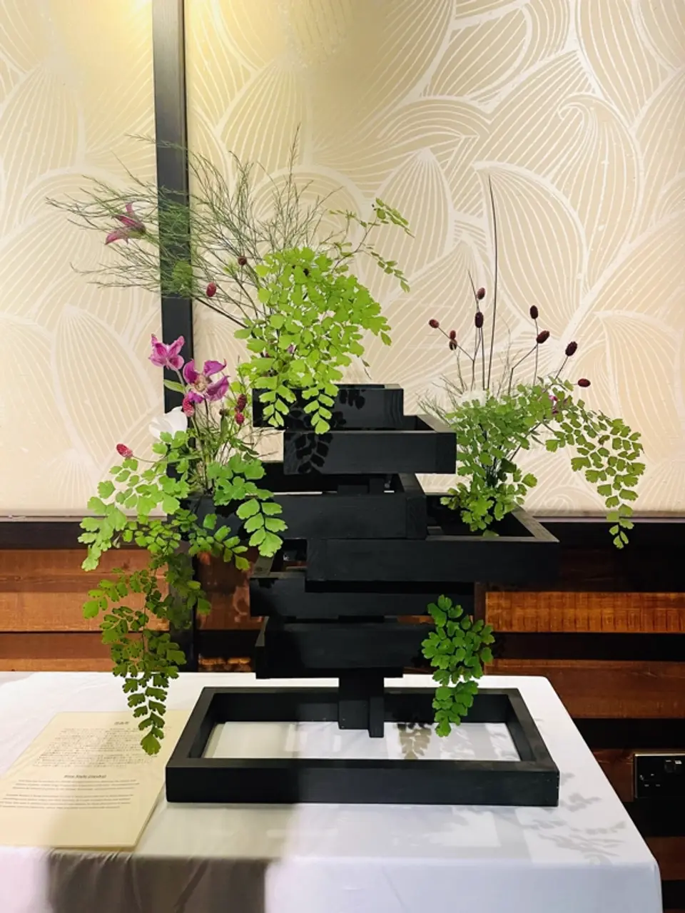 Jiyuka Ikebana arrangement by Valerie Fontanier, September 2025
