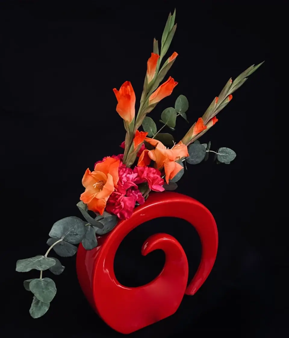 Jiyuka Ikebana arrangement by Valerie Fontanier, June 2025