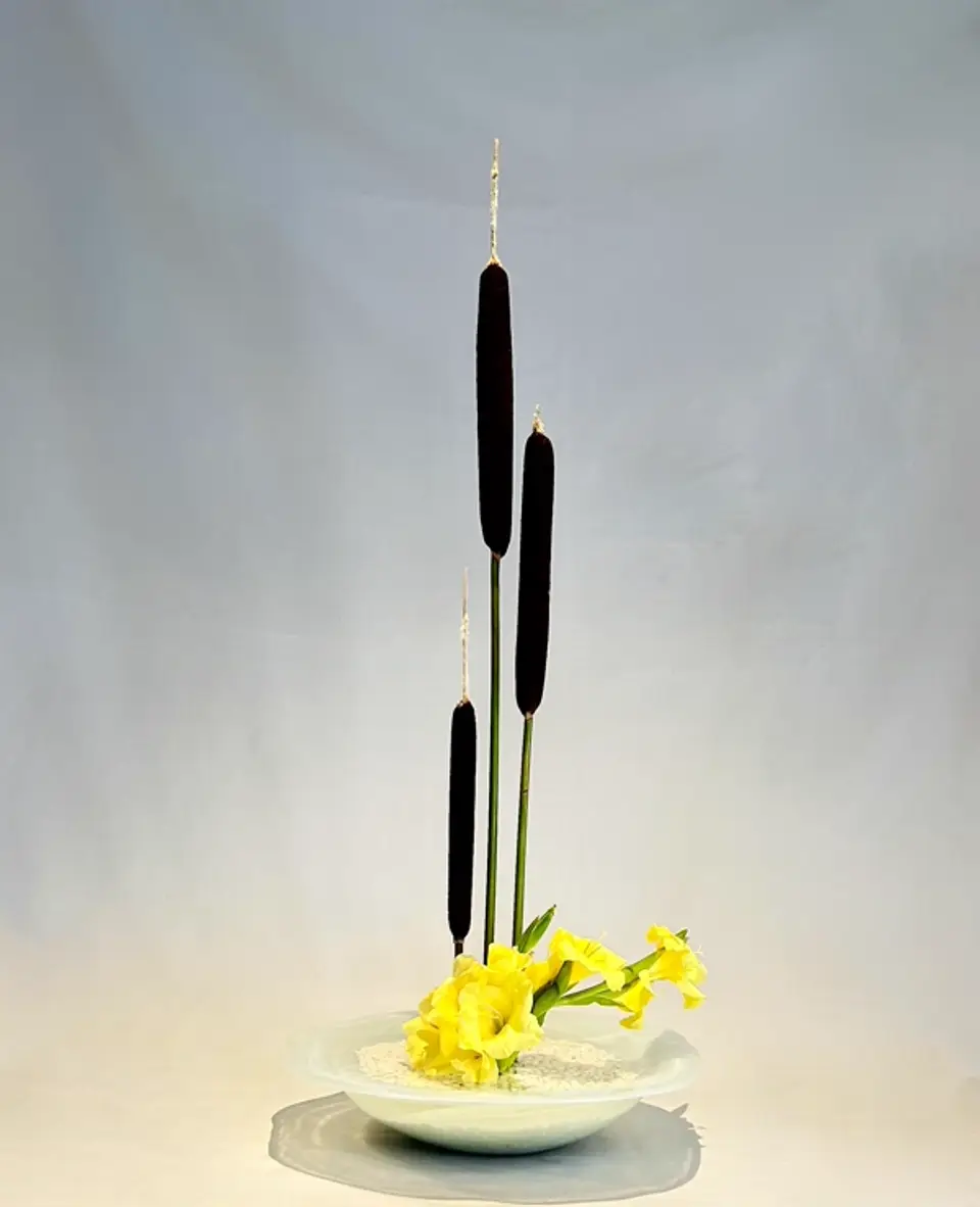 Jiyuka Ikebana arrangement by Valerie Fontanier, November 2025