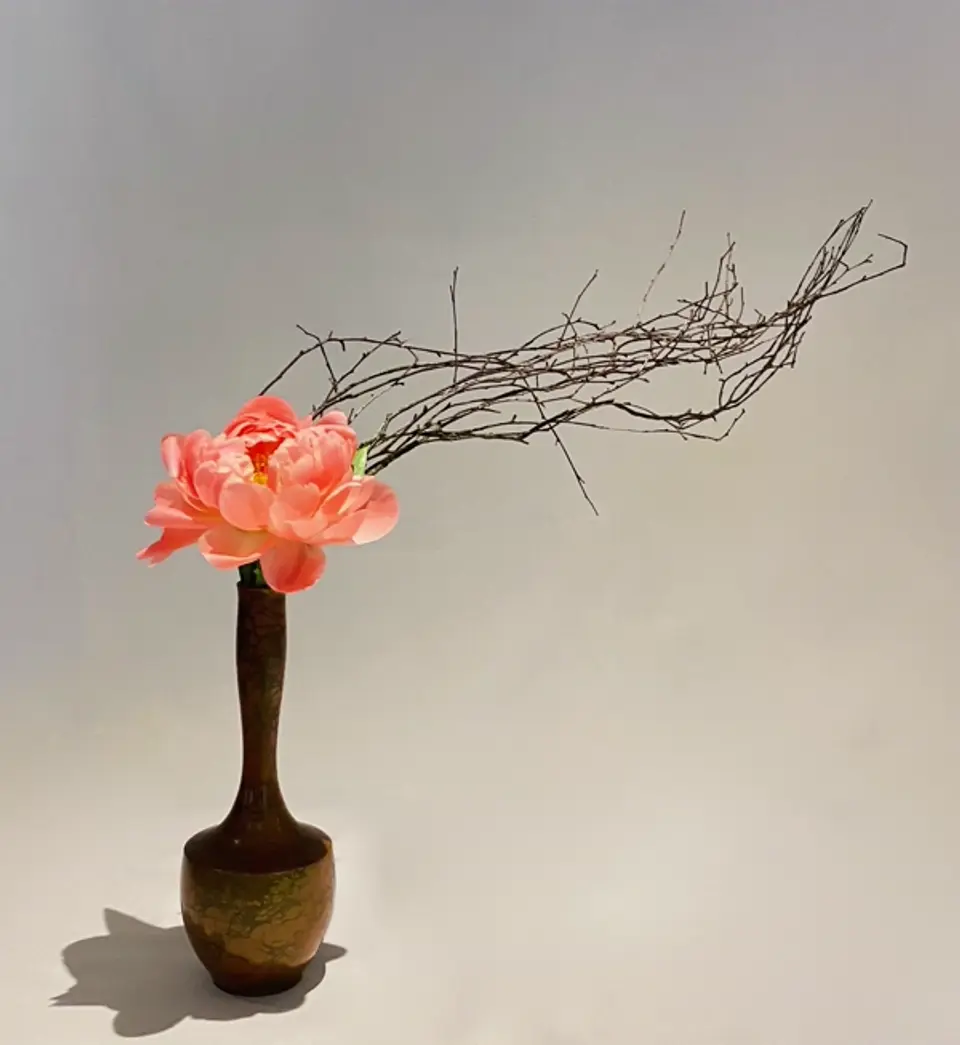 Nageire Ikebana arrangement by Valerie Fontanier, July 2024