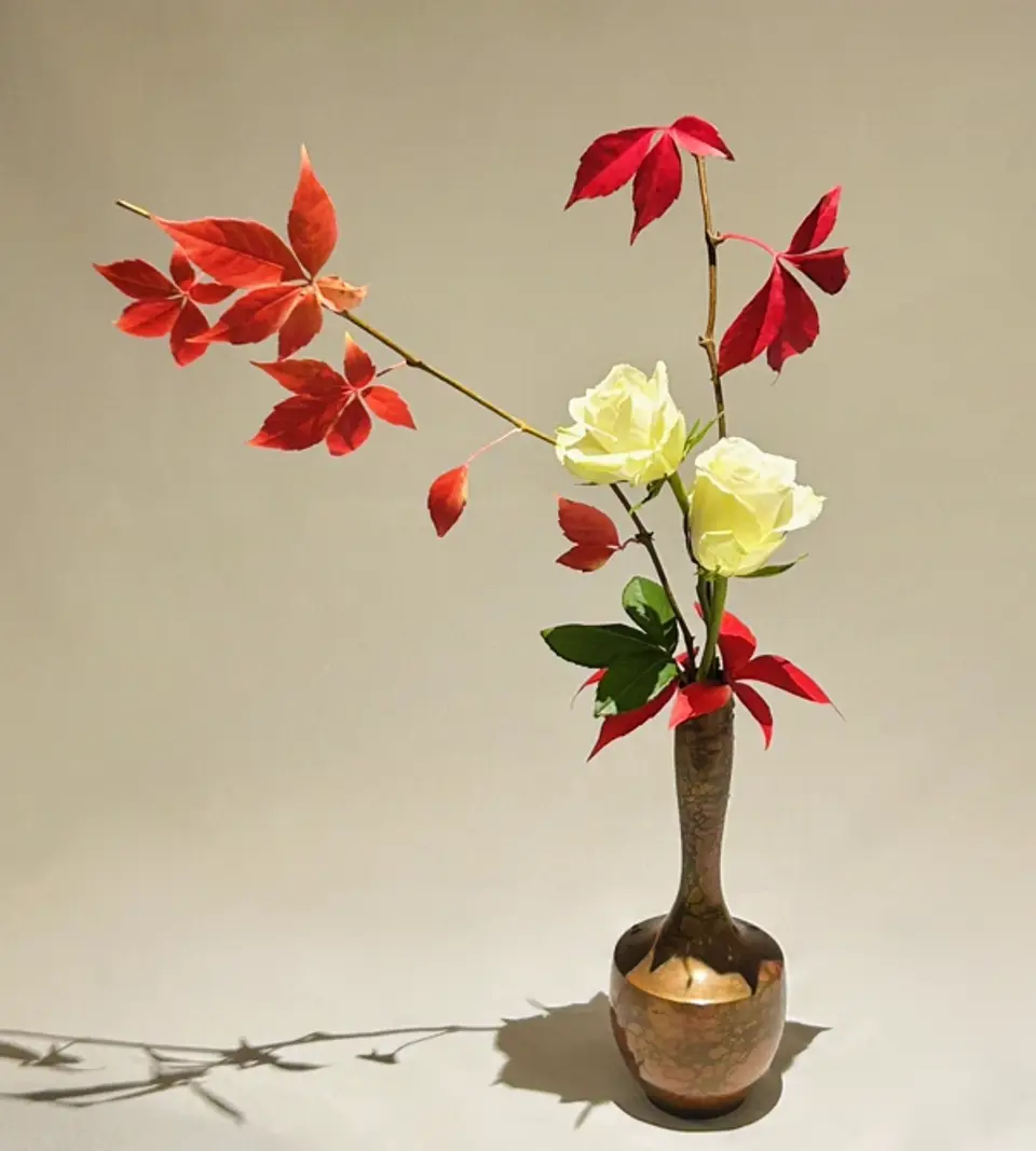 Nageire Ikebana arrangement by Valerie Fontanier, February 2024