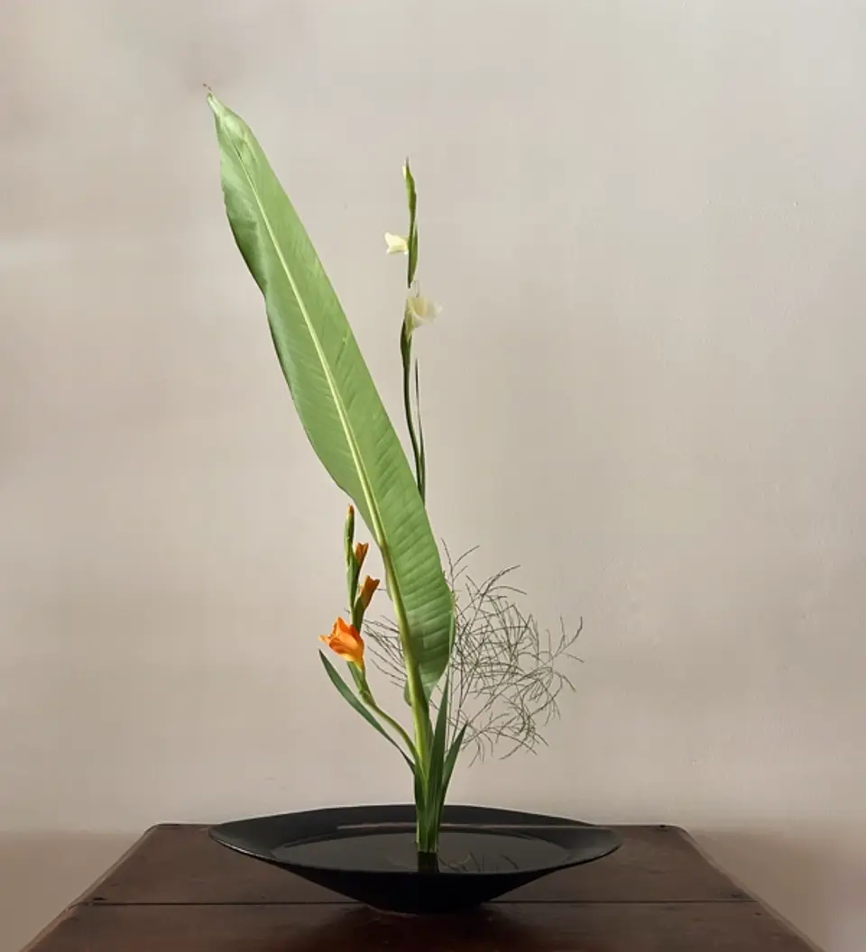 Shoka Shinputai Ikebana arrangement by Valerie Fontanier, December 2025