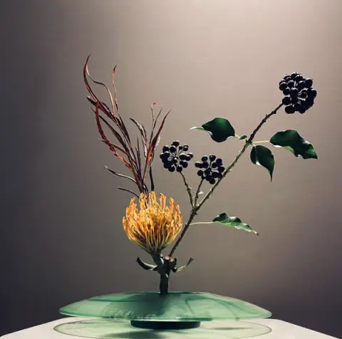 Shoka Shinputai Ikebana arrangement by Valerie Fontanier, December 2025
