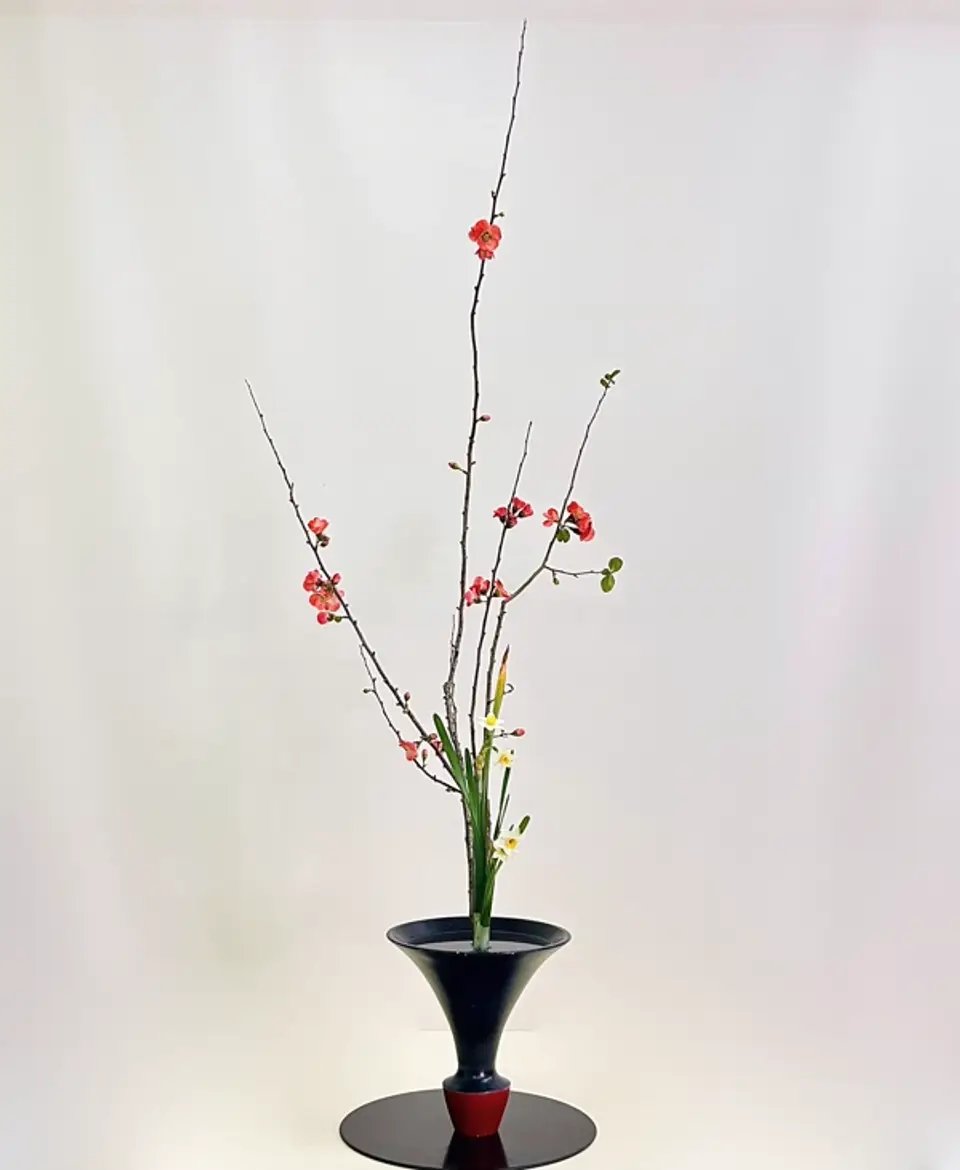 Shoka Shofutai Ikebana arrangement by Valerie Fontanier, April 2025